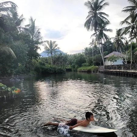 Jasri Dalem Surf Retreat Villa