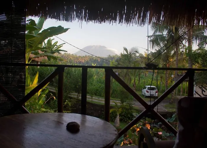 ロッジ Dalem Surf Retreat