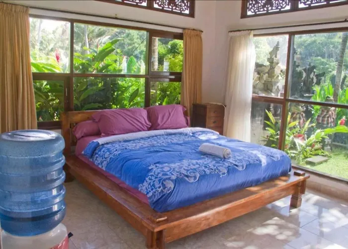 Dalem Surf Retreat ロッジ Jasri