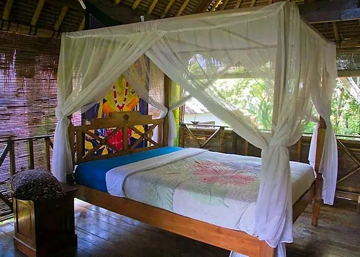 Dalem Surf Retreat ロッジ Jasri